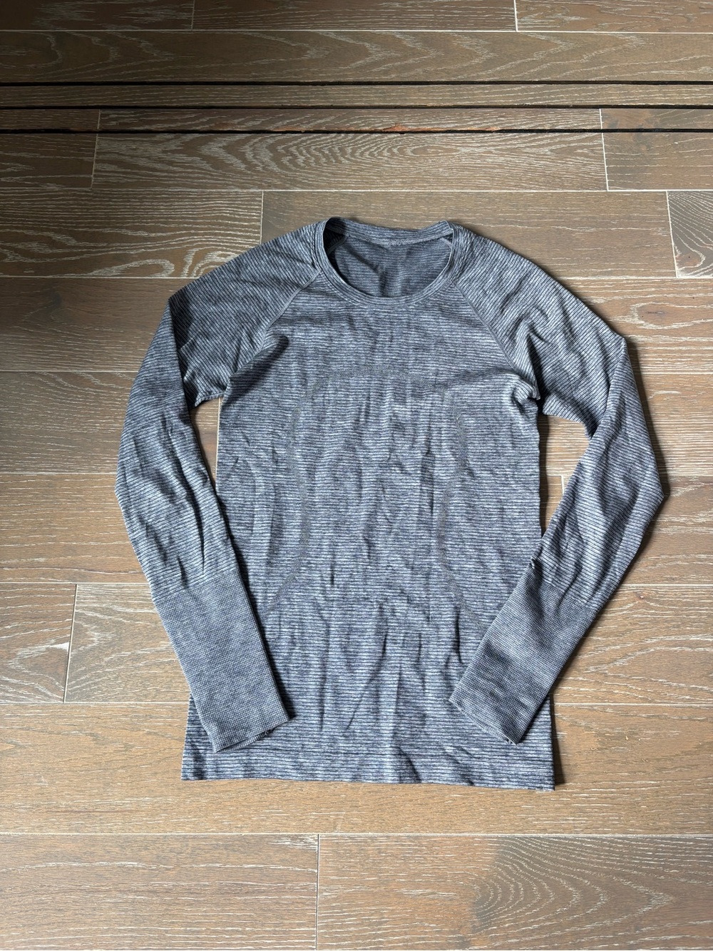 Light Use! Lululemon Swiftly Tech 2.0 Longsleeve in grey/blue stripe size 6